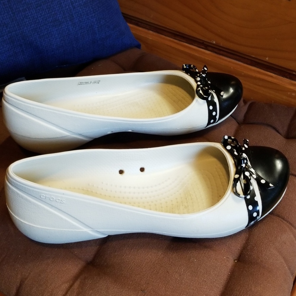 Crocs cap toe flats
